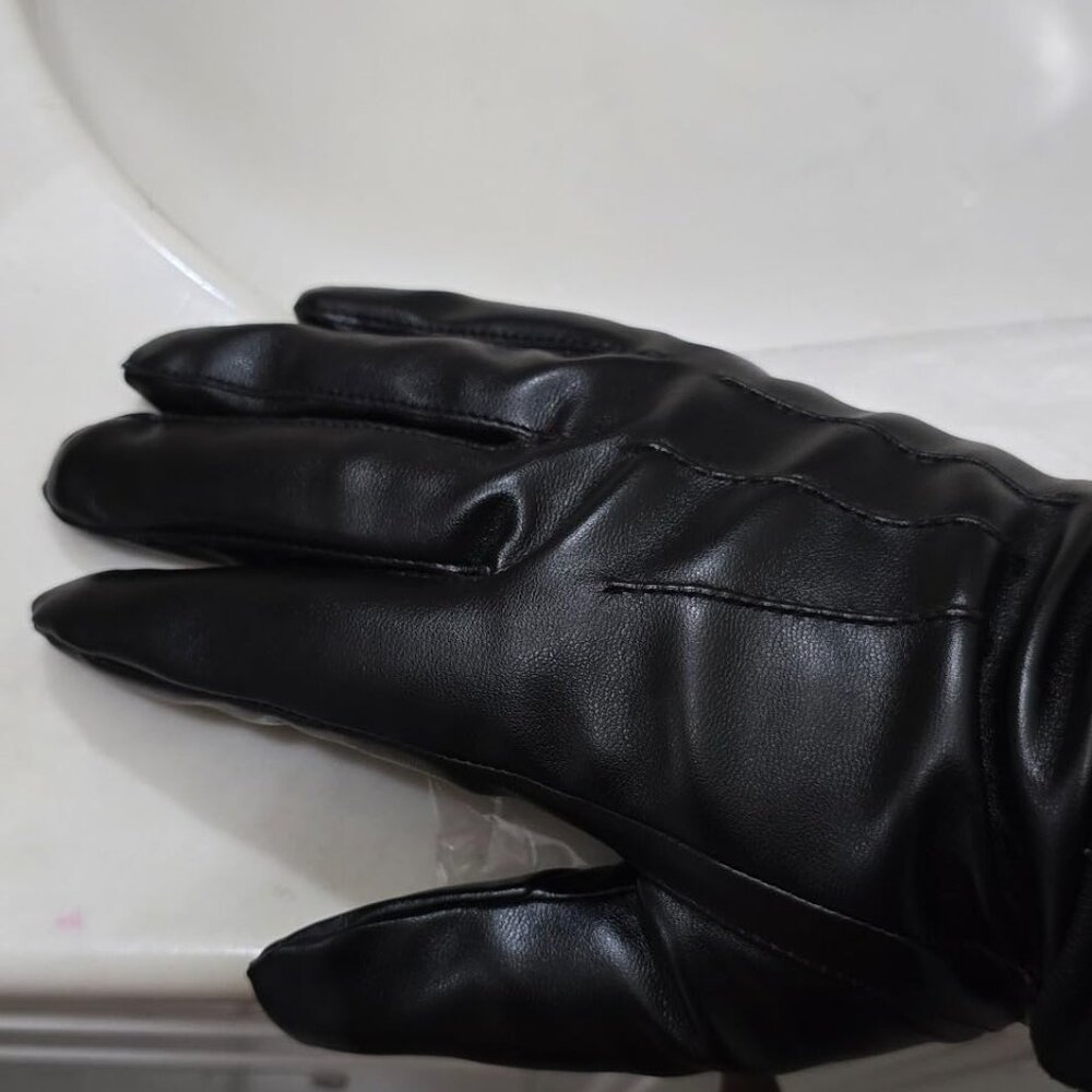 Man's Leather Touchscreen Gloves - image 2